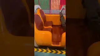 Тестирование на жирность Слинки Дог Дэш в Голливудских студиях в Стране Истории игрушек