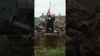 Log splitting #fun #logging #chainsaw #stihl #axe #logging #shorts