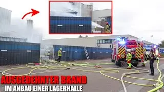 [FEUER IN EINEM GEWERBEBETRIEB!] - Ausgedehnter Brand im Anbau einer Lagerhalle ~ Feuerwehr Monheim