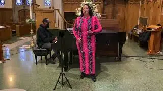 Here is Hymns Family member Detra Battle Washington singing 