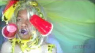 LADY GAGA EATS A CARROT!