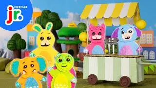 Roo City Pickle Day! 🥒☀️ Wonderoos Puppet Play | Netflix Jr