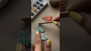 Etsy seller SaeideArtCrafts made these one-of-a-kind handmade earrings with just a glass bottle 😱