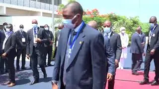 JOÃO LOURENÇO -INAUGURAÇÃO DO MAIOR CENTRO DE HEMODIALISE DO PAIS(LUANDA)