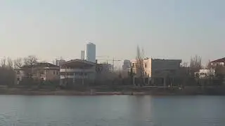Lacul Tei cu zona de promenada amenajata de curand.