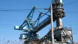 Miike Port bucket elevator type continuous unloader 2.(Japan)