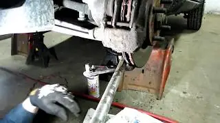 Замена шаровой опоры Ford Escort
