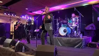 The Silhouets - Mean woman blues