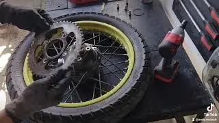 Como cambiar el kit de arrastre dm 200