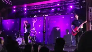 Real Friends - Teeth (live)