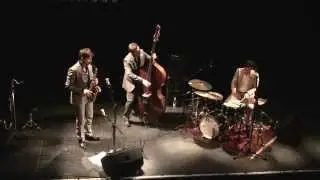 Der Wawawa: Meggies Farm live at Moods