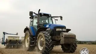 New Holland TM165 + Kinze 3000 Seeding Maize