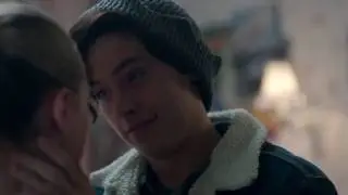 Cole Sprouse and Lili Reinhart kiss for the first time | RIVERDALE