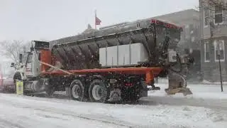 TOWN OF KEARNY'S LARGEST PLOW/SALT SPREADER PLOWING & SALTING DURING WINTER STORM GRAYSON IN KEARNY.