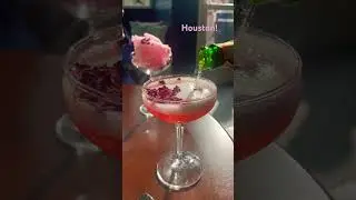 Litle Hen🌸 Houston Tx  🇺🇸 #houston #riveroaks #texas #cocktails  #houstonlife #travel #art