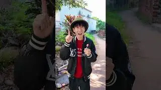Cậu B&eacute; Tốt Bụng Tặng Vỏ Đồ Ăn | Kind Boy Gives Food Scraps 💕😊#shorts