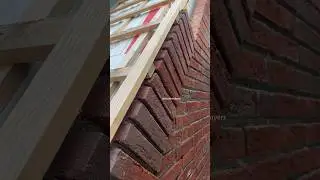 Bricklaying sloped soldier course #architecture #brickwork #masonry #construction