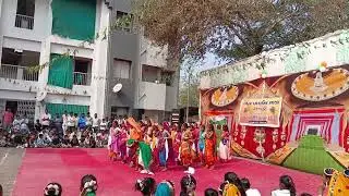 Adivasi song performance std.  4 girls, Rajpur primary school 