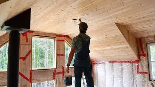 Установка потолка из кедра | Строительство коттеджа без электросети