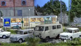 Modellbahn VEB Leverda-Pairau - Diorama mit Tatra T4 Straßenbahn und Feldbahnen in der DDR