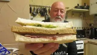 Limited Edition Christmas Club Sandwich - Aldi - &pound;2.39p - Food Review with Layla
