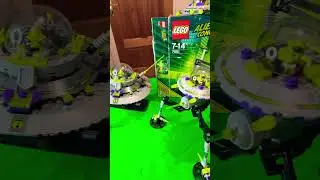 Lego Aliens attack, sets 7051 & 7052 from Alien Conquest. ADU waiting for back up!