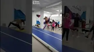 Акробатика - рондат, фляк, сальто (раннее раскрытие группировки)