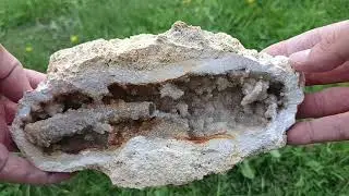 Minerały Polski  - kwarc i hematyt w krzemieniu jurajskim