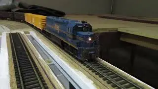 Locomotiva SD 45 - 2 na escala HO em Santa B&aacute;rbara MG.