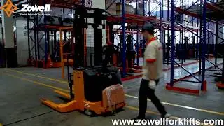 Zowell  electric straddle stacker  with 3m lifting height