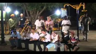 Jo&atilde;o Lima 13 Z&eacute; Leite e Amin cantando Menino da Porteira