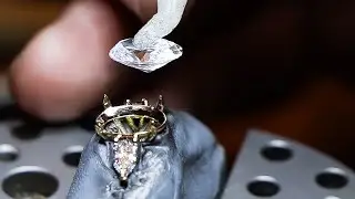 The Aurora &ndash; Oval & Pear Diamond Ring in 18K Gold