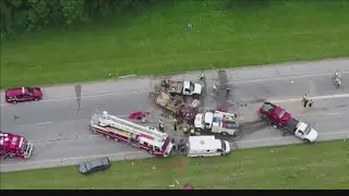 Large sinkhole causes traffic backup in Floyd County, Indiana