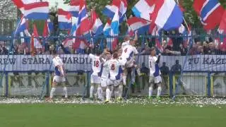 Doping Kibiców Unii Nowa Sarzyna podczas derbowego spotkania z Pogonią w Leżajsku 30.04.2017r.