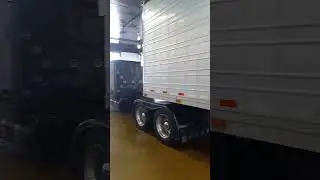 💜🔥🐓 peterbilt flat top stretched 379 reefer trucking 💲👍