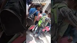 assignment submission ki bheed in shyam lal College 😂😂