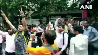 Scuffle between Congress and BJP workers at Urmila Matondkar's poll rally