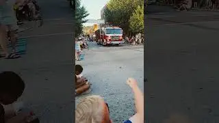 Kid gets fire truck to blow horn!!