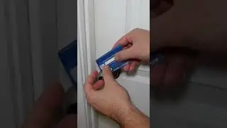 Открытие запертой двери с помощью кредитной карты #шорты