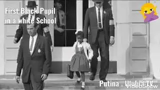 TRISTE!!!!! Premi&egrave;re Ecoli&egrave;re NOIRE &agrave; l ecole reserv&eacute; aux blanc. Enfant Icone de droit civique. USA