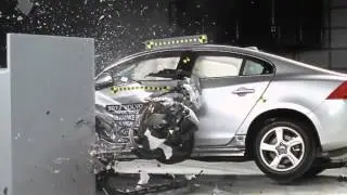 CRASH TEST IIHS: 2012 Volvo S60 Small Overlap Test (Overall evaluation: Good)