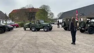 Veteranbiler ankommer p&aring; Staldg&aring;rden den 4. maj 2023
