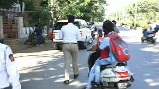 KATRINA KAIF CAR STOPPED BY TRAFFIC POLICE VISUALS