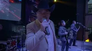 Un rinconcito en el cielo, Cielo azul cielo nublado &middot; Erasmo Catarino