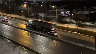  🇨🇦🍁 Winter night in Montreal.Snow removal crews in action