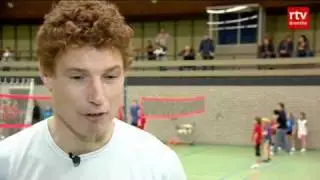 Volleyballer Bas van der Goor geeft clinic voor SV Annen