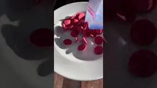 Cheesecake deviled strawberries 🍓
