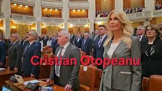 Alesii nostri, la imnul Romaniei. Nicusor Dan a prezentat Strategia de Aparare in Parlament