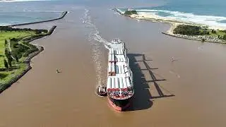 Port of Newcastle welcomes first of 30,000 wind turbine components