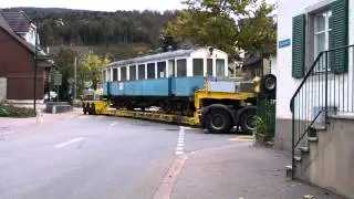 Birsigtalbahn: Transport Motorwagen 7 durch Ettingen